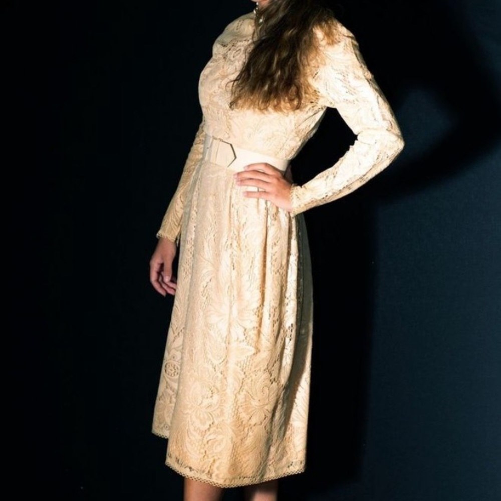 Vintage lace dress - Picture 9 of 9